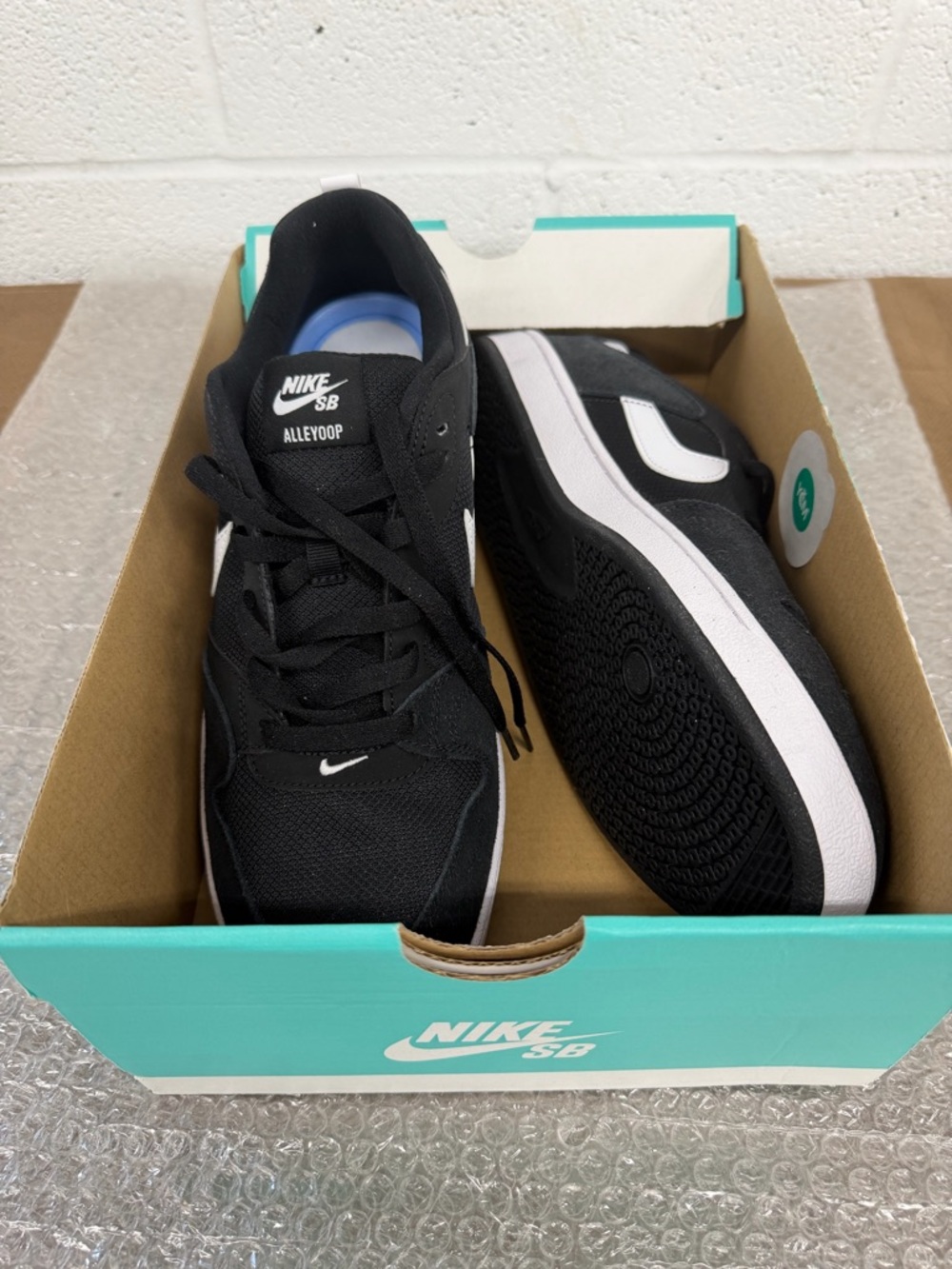 Nike SB Alleyoop Black and White Men's Skate US 12